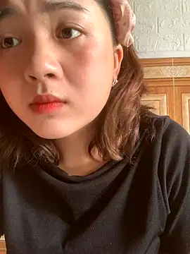 Lonnina online show from 10/10/25, 01:59