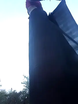 Snapshot of Fasfas2 chatting on 09/28/25, 12:43 Fasfas2 online show from 09/28/25, 12:43