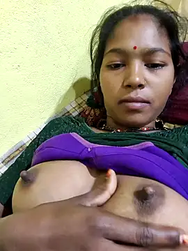 Snapshot of Fasfas2 chatting on 11/14/25, 01:04 Fasfas2 online show from 11/14/25, 01:04