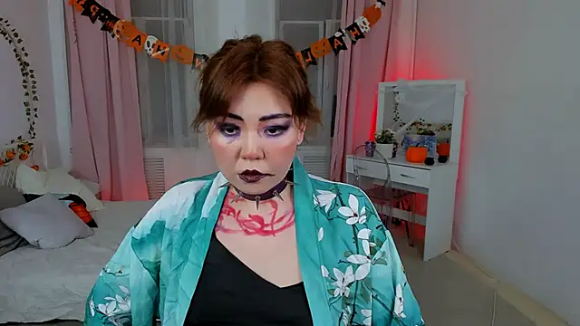 nazu chan online show from 10/31/25, 04:41