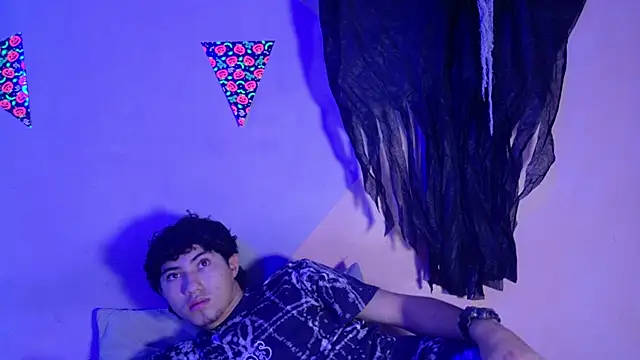 Laura and Kevin online show from 10/11/25, 02:15