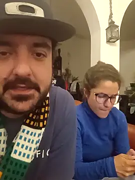 Snapshot of CasalTopaTudo chatting on 09/18/25, 10:45 CasalTopaTudo online show from 09/18/25, 10:45