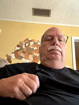 Snapshot of jimboemtp chatting on 09/21/25, 01:57 jimboemtp online show from 09/21/25, 01:57