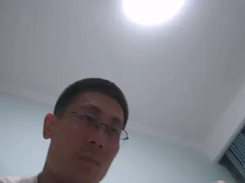 Snapshot of miniyellower chatting on 09/23/25, 01:25 miniyellower online show from 09/23/25, 01:25