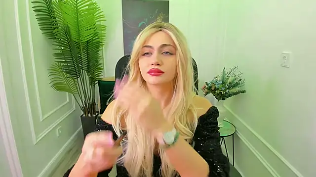 LeslieMineg online show from 09/15/25, 11:32