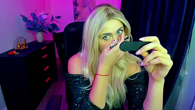 LeslieMineg online show from 09/18/25, 07:38