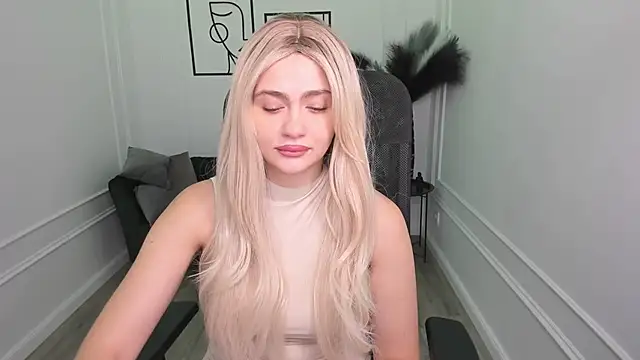 LeslieMineg online show from 09/23/25, 11:57