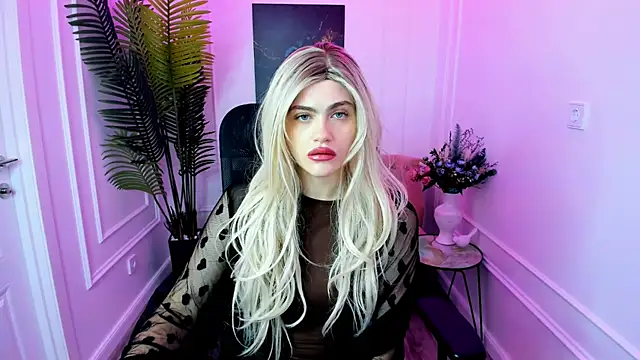 LeslieMineg online show from 10/08/25, 11:19