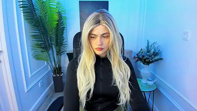 LeslieMineg online show from 10/10/25, 07:46