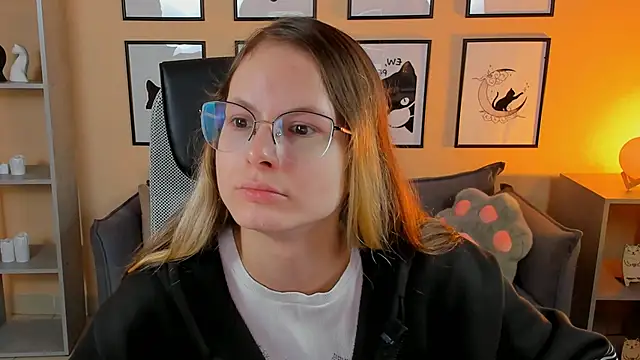 Carrie Rose online show from 09/12/25, 04:23