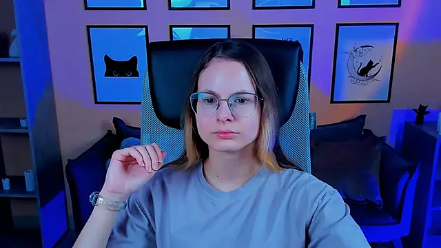 Carrie Rose online show from 10/14/25, 04:13