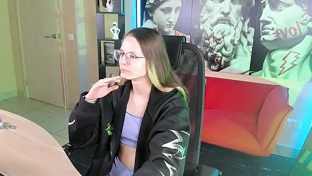 Carrie Rose online show from 10/28/25, 02:15