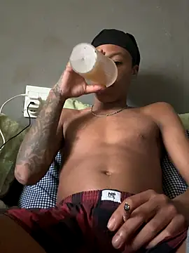 Snapshot of Tookey012 chatting on 11/11/25, 08:25 Tookey012 online show from 11/11/25, 08:25