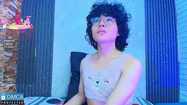 Snapshot of mich_marin_ chatting on 09/12/25, 11:21 mich marin online show from 09/12/25, 11:21