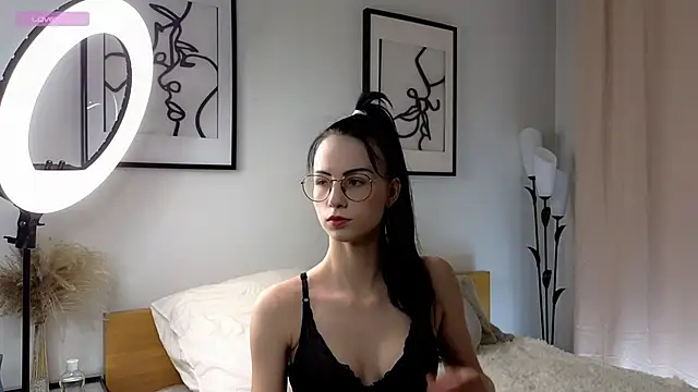 ArlineJanik online show from 11/05/25, 11:32