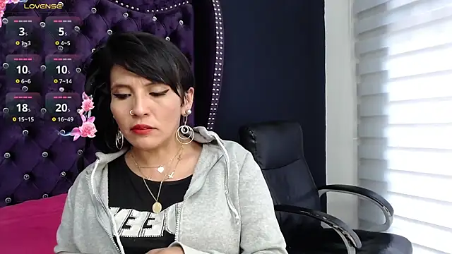Daniahot  online show from 09/12/25, 07:25