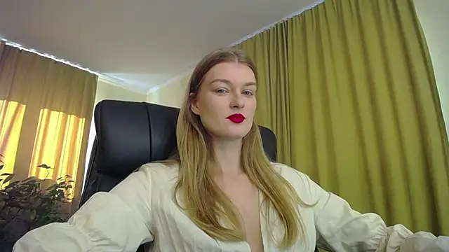 Snapshot of MysticVenus_ chatting on 10/25/25, 10:34 MysticVenus online show from 10/25/25, 10:34