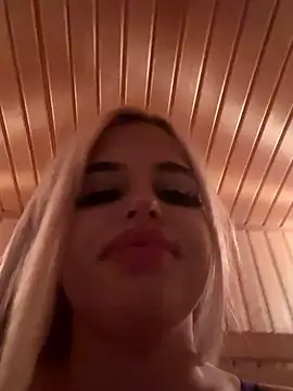 Steffi Snowbunny online show from 10/18/25, 05:14