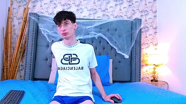 Luke Carter online show from 10/15/25, 01:22