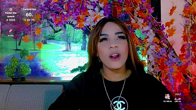 Cristal Villael online show from 11/11/25, 04:01