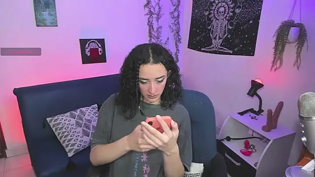 Snapshot of Eve_blacke chatting on 10/21/25, 04:51 Eve blacke online show from 10/21/25, 04:51