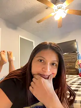 Snapshot of pocahonta69mermaid chatting on 10/09/25, 03:21 pocahonta69mermaid online show from 10/09/25, 03:21