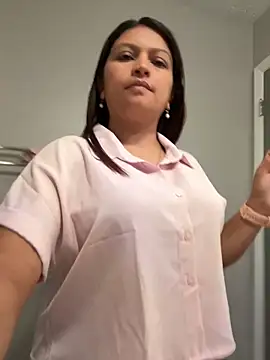 Snapshot of pocahonta69mermaid chatting on 10/10/25, 03:11 pocahonta69mermaid online show from 10/10/25, 03:11