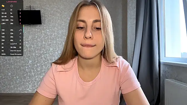 Snapshot of DreamyOlivia chatting on 11/02/25, 11:23 DreamyOlivia online show from 11/02/25, 11:23