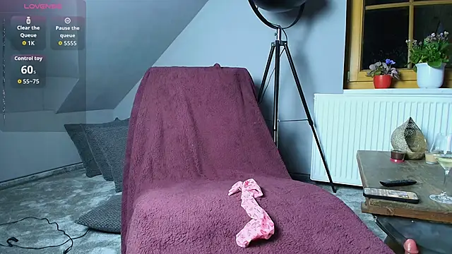 SashaSilk online show from 10/27/25, 12:26