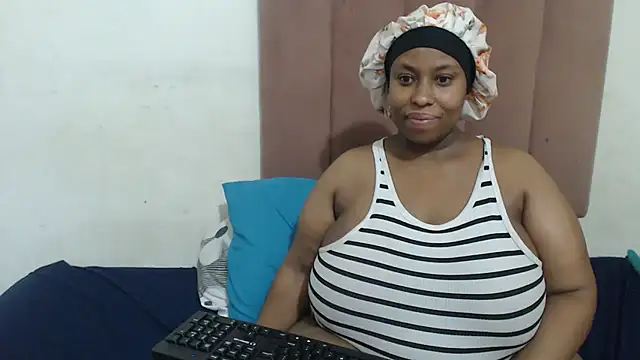 Chubby Queenx255 online show from 11/13/25, 04:28