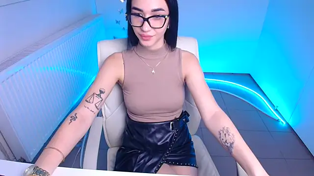 Bella Night4 online show from 10/10/25, 12:26