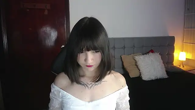 Snapshot of _Charlotte_Collins_ chatting on 11/11/25, 02:28 Charlotte Collins online show from 11/11/25, 02:28