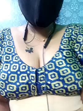 Snapshot of tamil_Vennila chatting on 10/14/25, 06:52 tamil Vennila online show from 10/14/25, 06:52