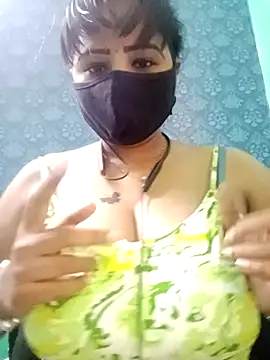 Snapshot of tamil_Vennila chatting on 10/17/25, 09:23 tamil Vennila online show from 10/17/25, 09:23