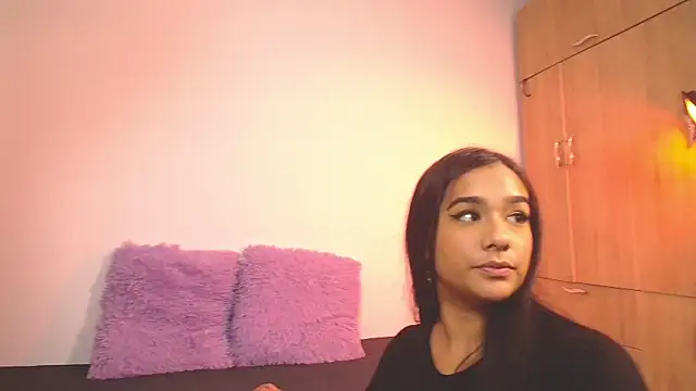 Snapshot of mae_nathan_ chatting on 10/10/25, 05:06 mae nathan online show from 10/10/25, 05:06