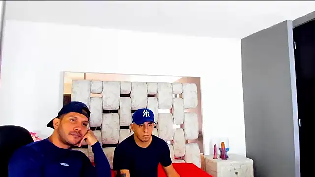 Snapshot of AngelAndChris chatting on 09/15/25, 12:27 AngelAndChris online show from 09/15/25, 12:27