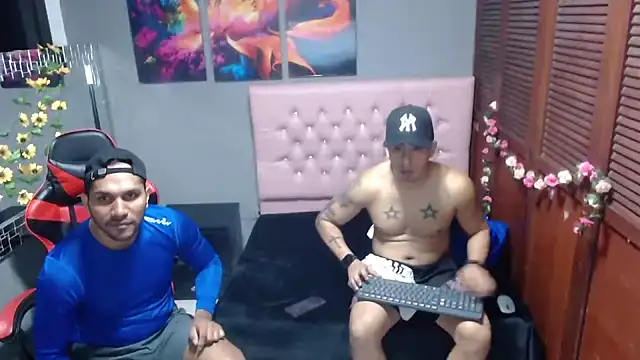 Snapshot of AngelAndChris chatting on 09/20/25, 12:39 AngelAndChris online show from 09/20/25, 12:39