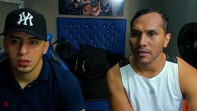 Snapshot of AngelAndChris chatting on 09/22/25, 12:18 AngelAndChris online show from 09/22/25, 12:18