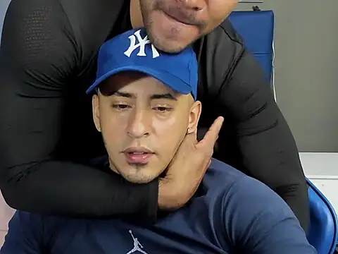 Snapshot of AngelAndChris chatting on 09/25/25, 12:20 AngelAndChris online show from 09/25/25, 12:20