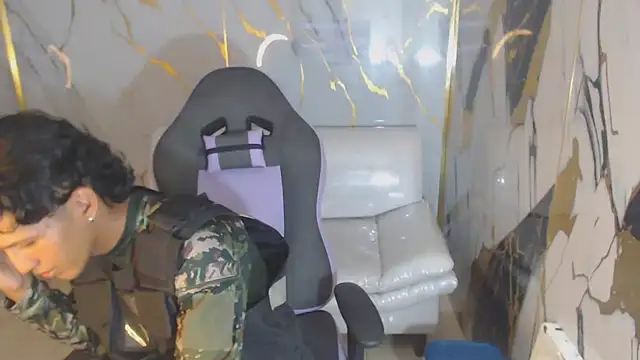 bull cam online show from 10/13/25, 06:41