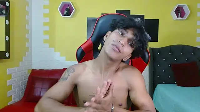 bull cam online show from 10/19/25, 04:18