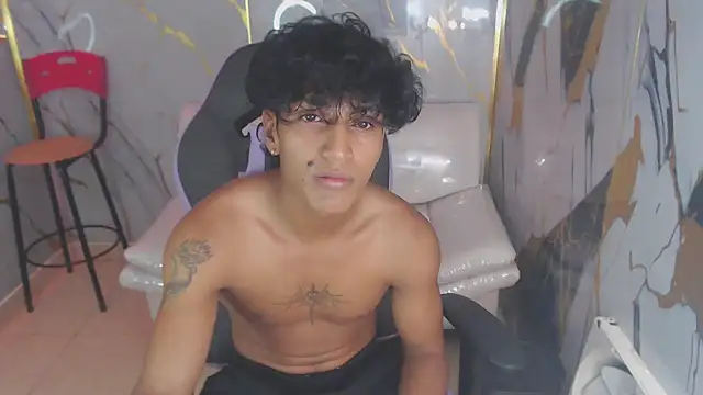 bull cam online show from 10/26/25, 04:24