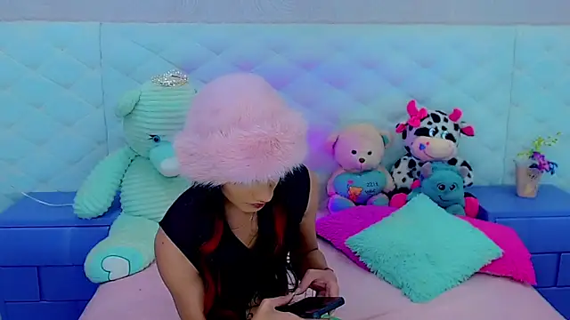 hanna sweett34 online show from 10/29/25, 10:33