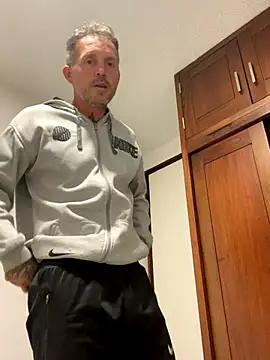 Snapshot of MagicLex1 chatting on 10/11/25, 05:17 MagicLex1 online show from 10/11/25, 05:17