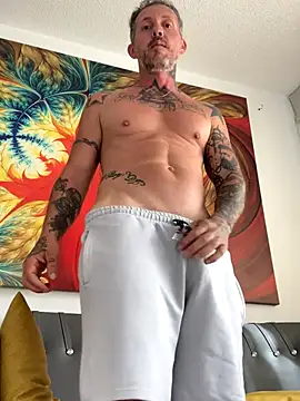 Snapshot of MagicLex1 chatting on 10/20/25, 08:31 MagicLex1 online show from 10/20/25, 08:31