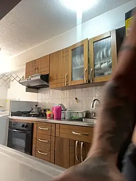 Snapshot of MagicLex1 chatting on 10/23/25, 03:33 MagicLex1 online show from 10/23/25, 03:33