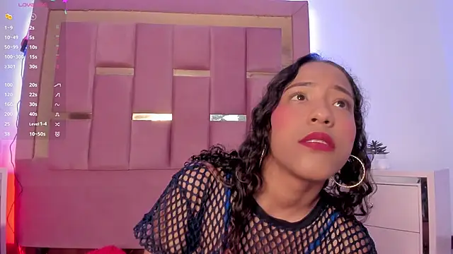 AikoSnow online show from 10/10/25, 04:50