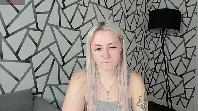 Joyce Howard online show from 11/04/25, 02:43