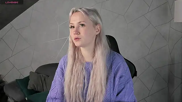 Joyce Howard online show from 11/10/25, 01:04