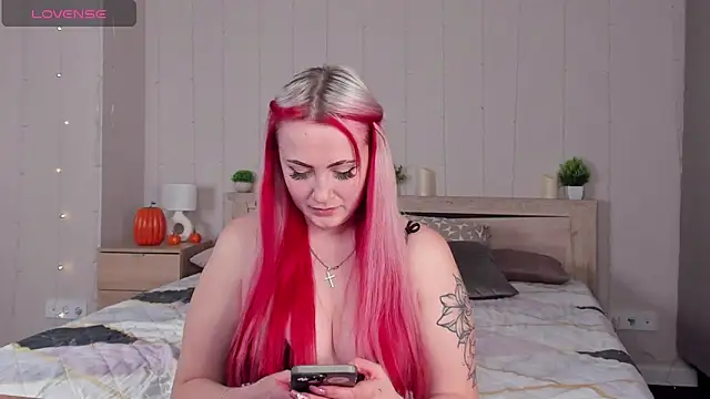 Joyce Howard online show from 11/15/25, 02:35